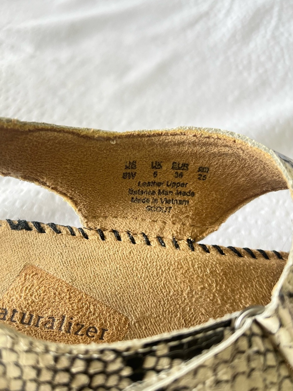 Naturalizer leather snake skin look Velcro Scout sandals 8W - Picture 8 of 9